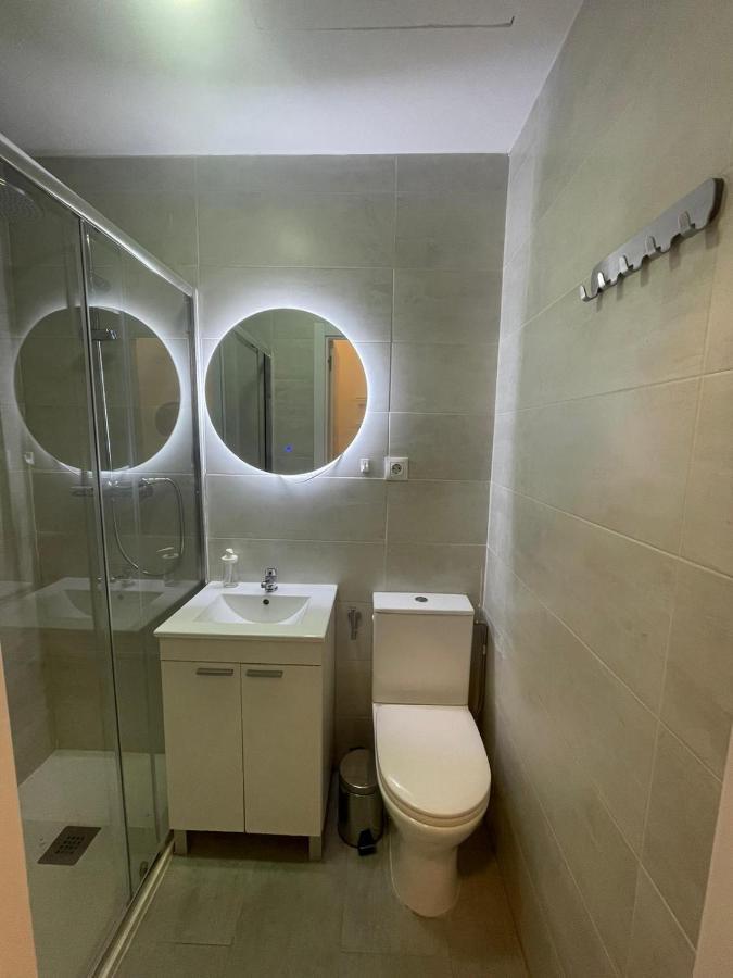 Apartamentos Jap Villaamil Madrid Esterno foto